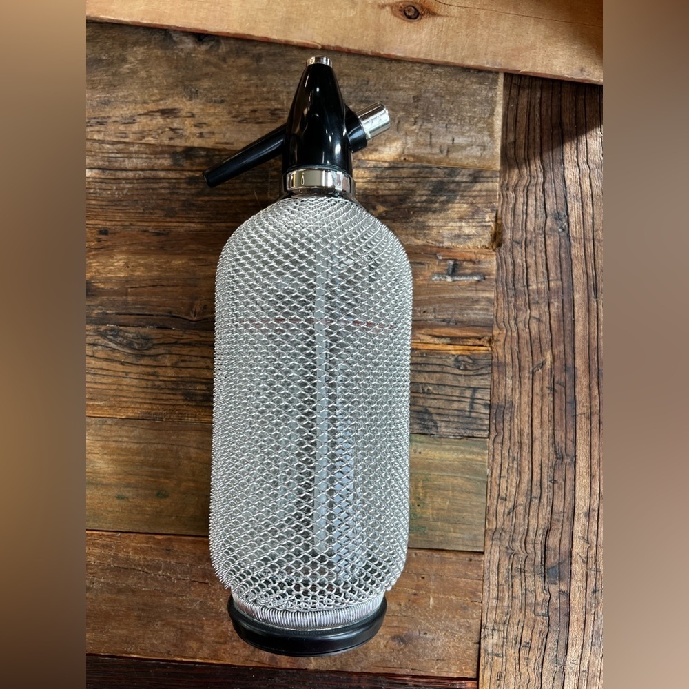 Vintage Classic Soda Siphon Seltzer Glass Bottle with Wire Mesh